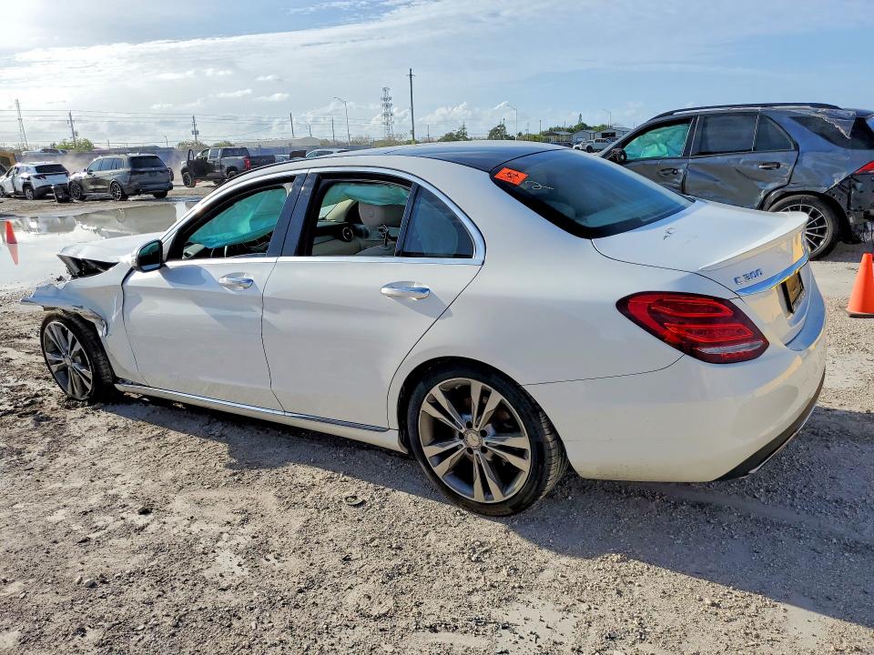 2016 Mercedes-benz C მანქანა იყიდება აუქციონზე, vin: 55SWF4JB3GU161758, აუქციონის ნომერი: 50013486