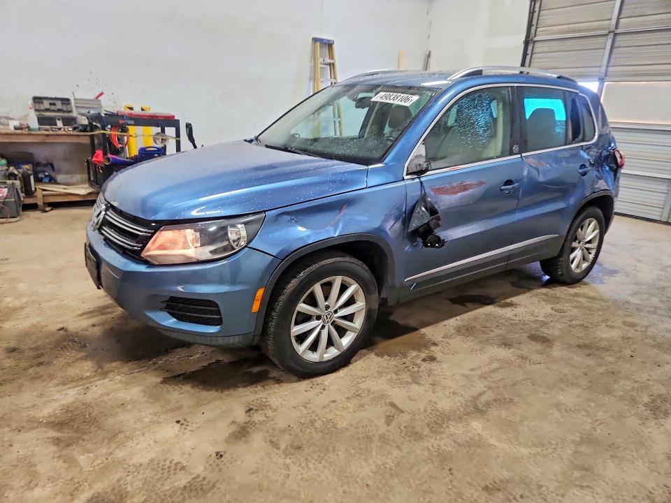 49838106 :رقم المزاد ، WVGRV7AX8HK025608 vin ، 2017 Volkswagen Tiguan مزاد بيع