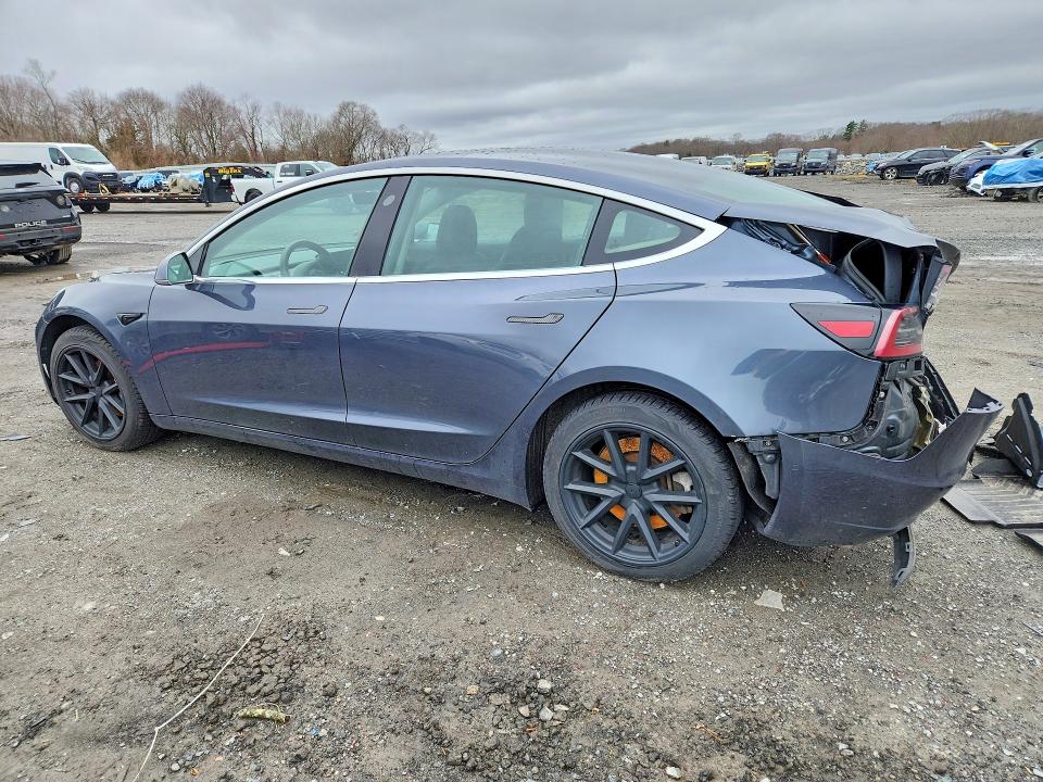 48232776 :رقم المزاد ، 5YJ3E1EB4KF477291 vin ، 2019 Tesla Model 3 مزاد بيع