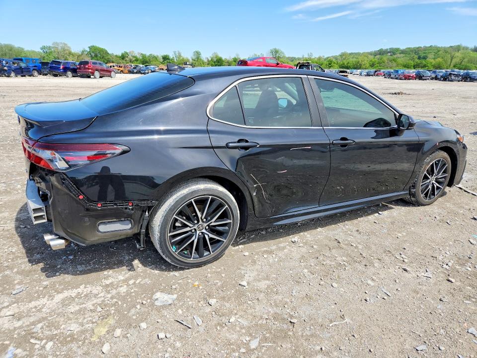 50136726 :رقم المزاد ، 4T1G11AK1MU456861 vin ، 2021 Toyota Camry مزاد بيع