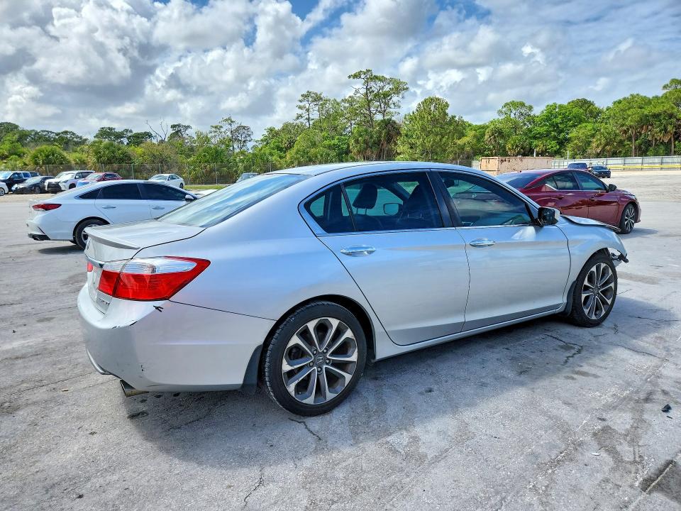 Продажа на аукционе авто 2015 Honda Accord, vin: 1HGCR2F59FA000357, номер лота: 48492416