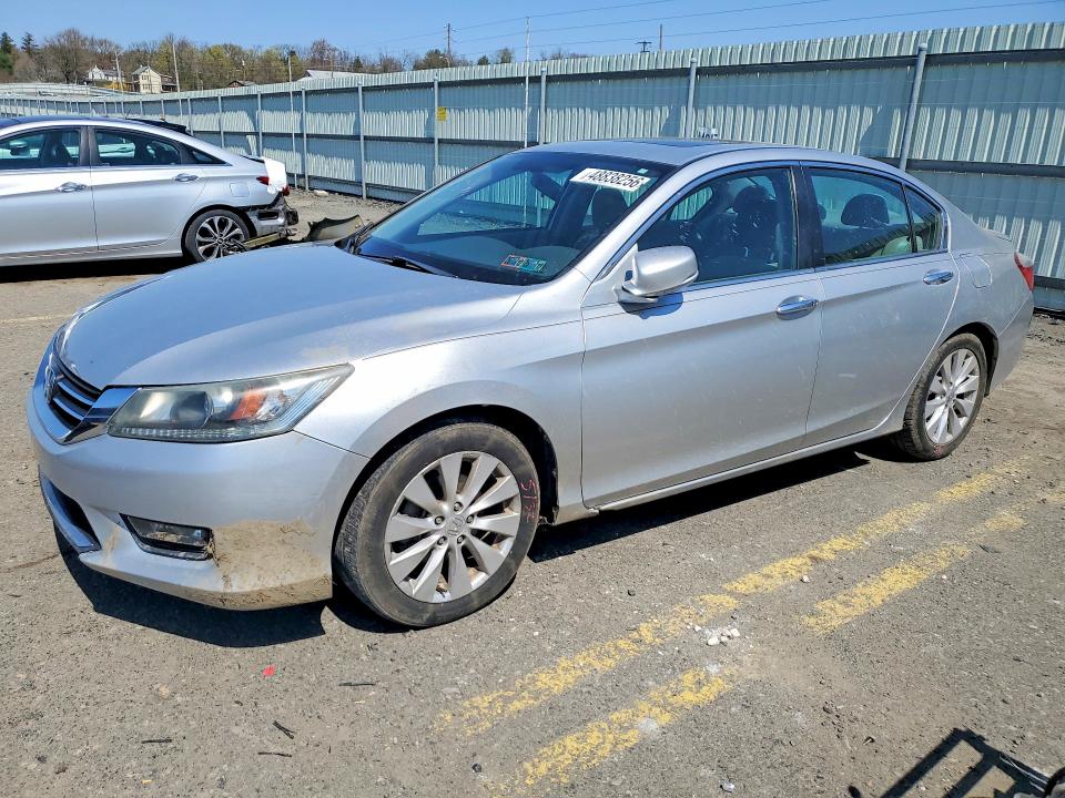 Auction sale of the 2015 Honda Accord, vin: 1HGCR2F73FA136209, lot number: 48838256