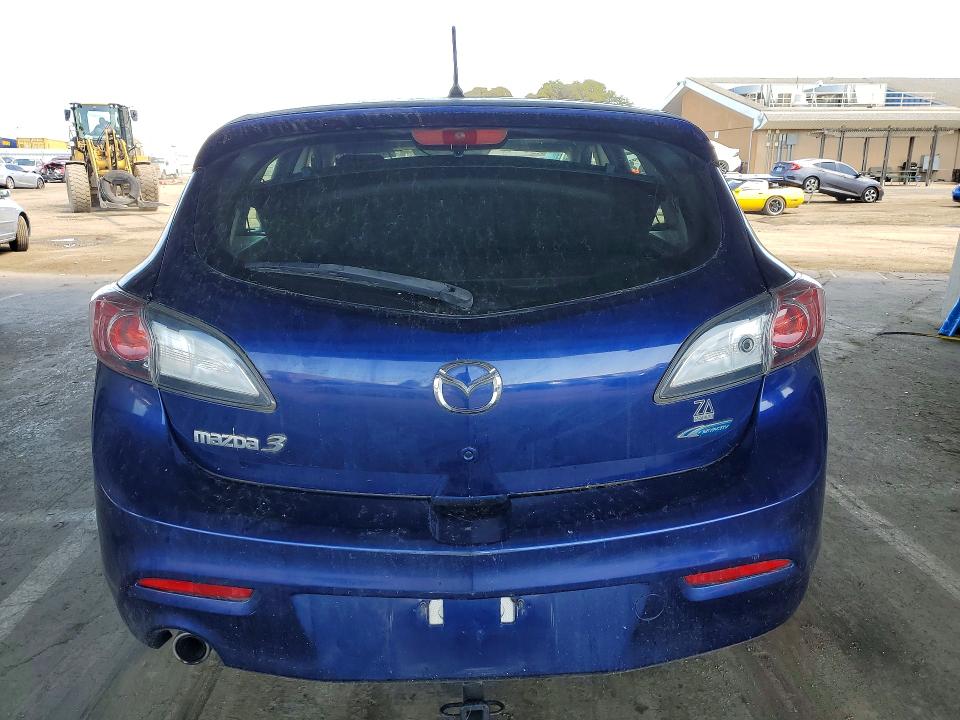 48142096 :رقم المزاد ، JM1BL1L87D1706020 vin ، 2013 Mazda 3 مزاد بيع