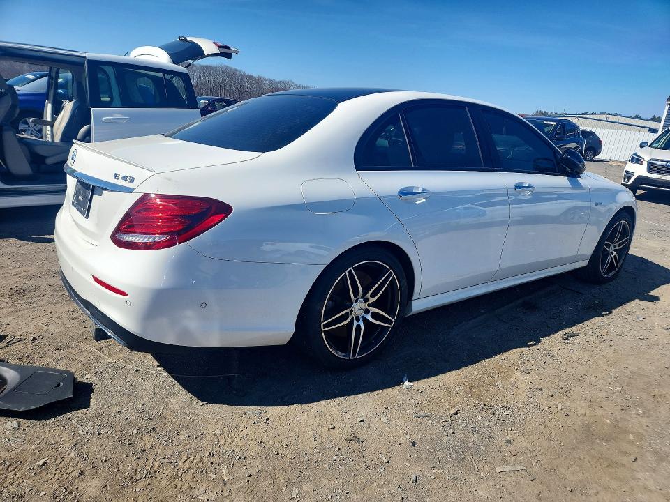 48837456 :رقم المزاد ، WDDZF6EB2JA477341 vin ، 2018 Mercedes-benz E مزاد بيع