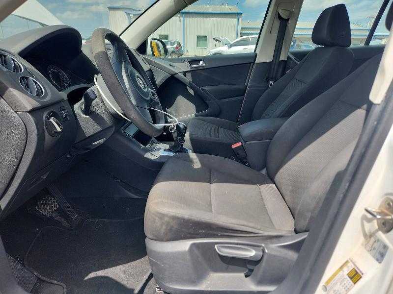 49893126 :رقم المزاد ، WVGBV7AX1HK054661 vin ، 2017 Volkswagen Tiguan مزاد بيع