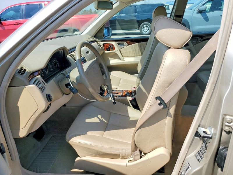 1999 Mercedes-benz E მანქანა იყიდება აუქციონზე, vin: WDBJF65H0XA932237, აუქციონის ნომერი: 49839846