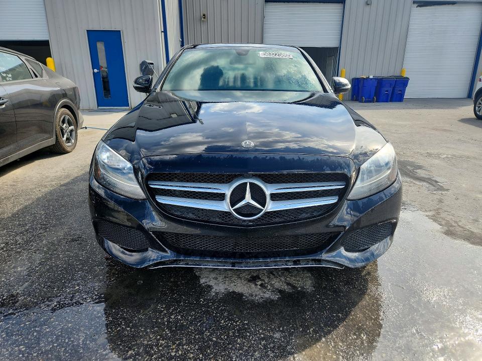 50322506 :رقم المزاد ، 55SWF4JB3JU250589 vin ، 2018 Mercedes-benz C مزاد بيع