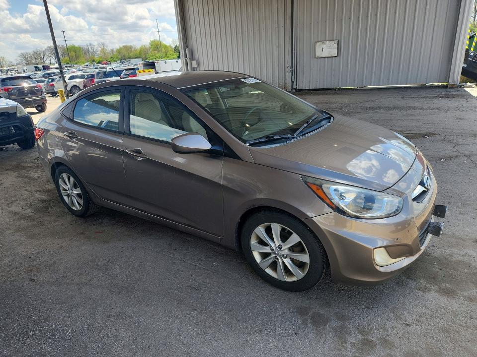 50721106 :رقم المزاد ، KMHCU4AE5DU311629 vin ، 2013 Hyundai Accent مزاد بيع