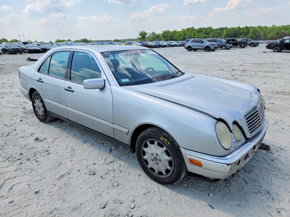 Aukcja sprzedaży 1998 Mercedes-benz E, vin: WDBJF65F9WA585469, numer aukcji: 51027346