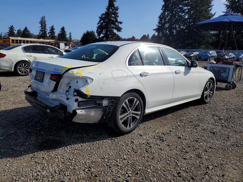 50518586 :رقم المزاد ، W1KZF8EB8MA933813 vin ، 2021 Mercedes-benz E مزاد بيع