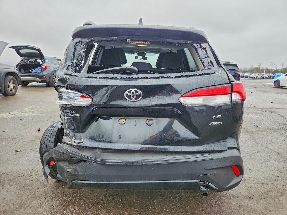 48496176 :رقم المزاد ، 7MUBAABG0NV005487 vin ، 2022 Toyota Corolla Cross مزاد بيع