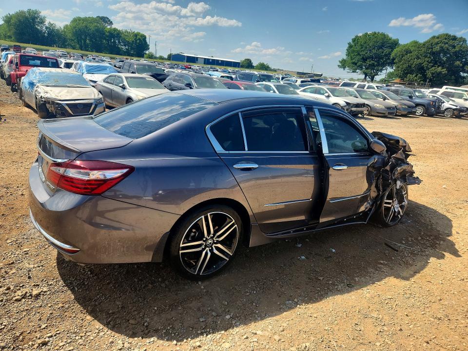 50639546 :رقم المزاد ، 1HGCR2F52HA214027 vin ، 2017 Honda Accord مزاد بيع