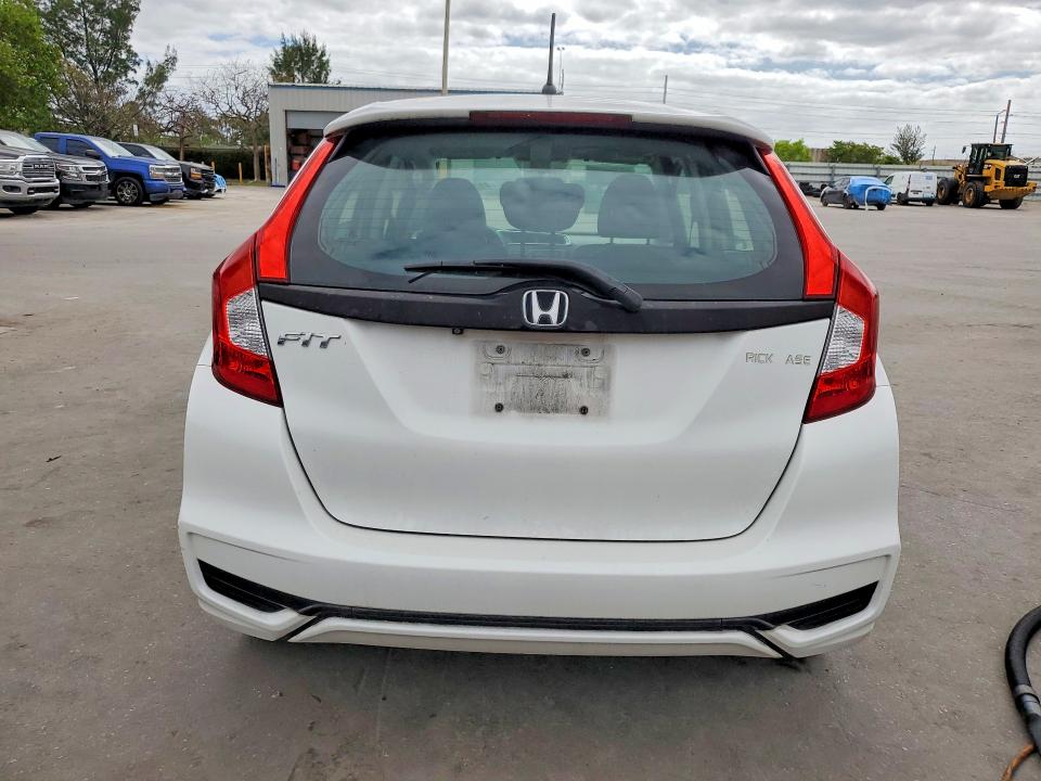 2018 Honda Fit მანქანა იყიდება აუქციონზე, vin: 3HGGK5H49JM736061, აუქციონის ნომერი: 49720446