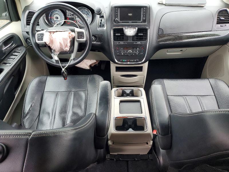 51322606 :رقم المزاد ، 2C4RC1BG8FR602349 vin ، 2015 Chrysler Town & Country مزاد بيع