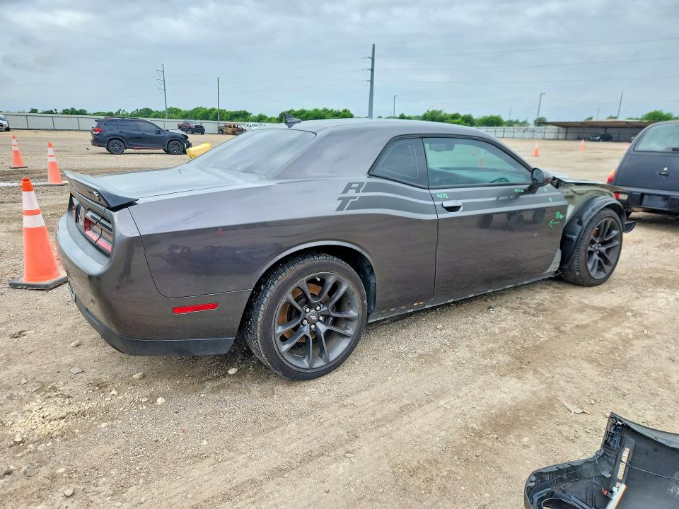 48697566 :رقم المزاد ، 2C3CDZFJ6MH663892 vin ، 2021 Dodge Challenger مزاد بيع