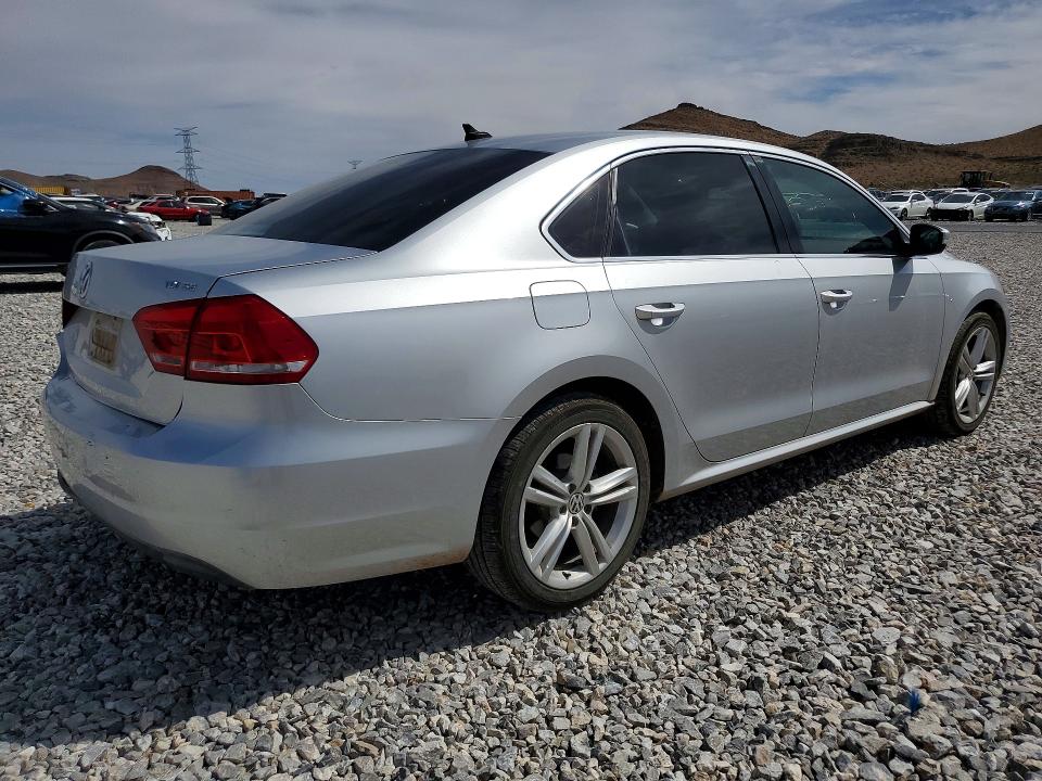 48672156 :رقم المزاد ، 1VWBN7A30EC069446 vin ، 2014 Volkswagen Passat مزاد بيع