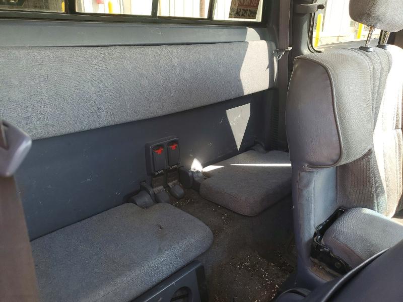 2000 Toyota Tacoma მანქანა იყიდება აუქციონზე, vin: 4TAVL52N1YZ652387, აუქციონის ნომერი: 48459756