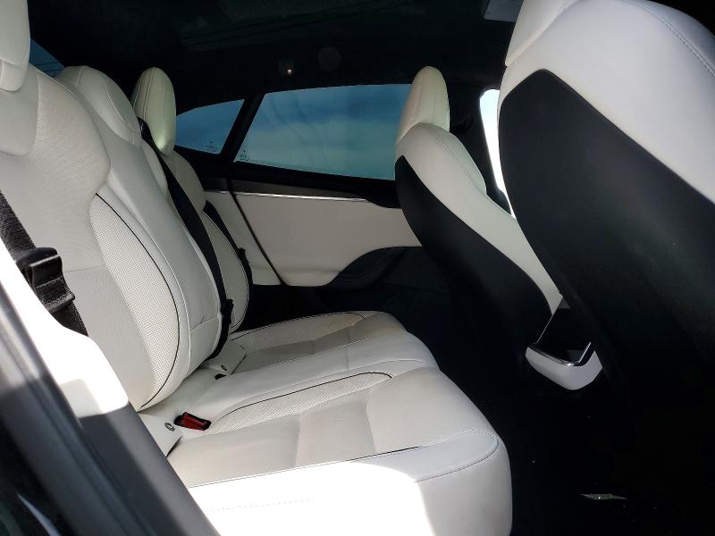 48462026 :رقم المزاد ، 5YJSA1E67MF451829 vin ، 2021 Tesla Model S مزاد بيع