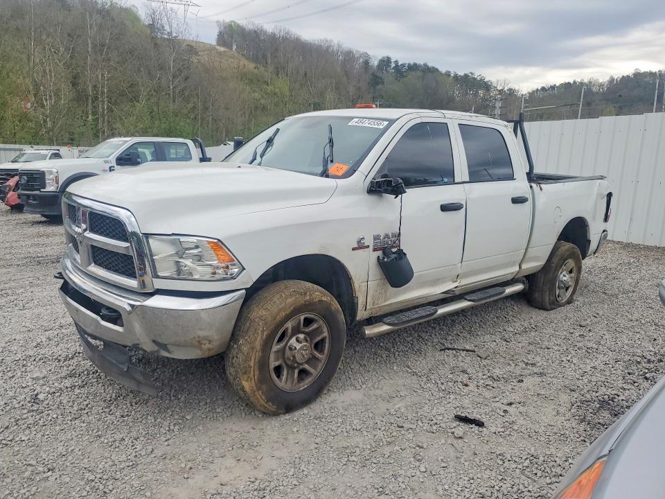 48474556 :رقم المزاد ، 3C6UR5CL3HG569532 vin ، 2017 Ram 2500 مزاد بيع