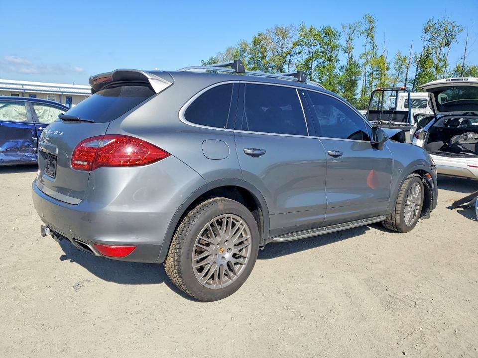 58272776 :رقم المزاد ، WP1AA2A21ELA94732 vin ، 2014 Porsche Cayenne مزاد بيع