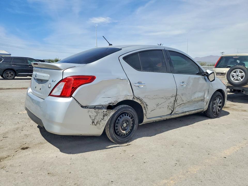 48914476 :رقم المزاد ، 3N1CN7AP1JK431883 vin ، 2018 Nissan Versa مزاد بيع