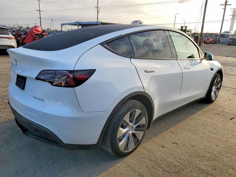 48715246 :رقم المزاد ، 7SAYGDEE8NF435497 vin ، 2022 Tesla Model Y مزاد بيع