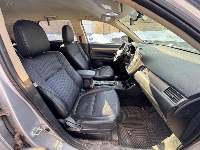 Продаж на аукціоні авто 2015 Mitsubishi Outlander, vin: JA4AZ3A39FZ001036, номер лоту: 51751606
