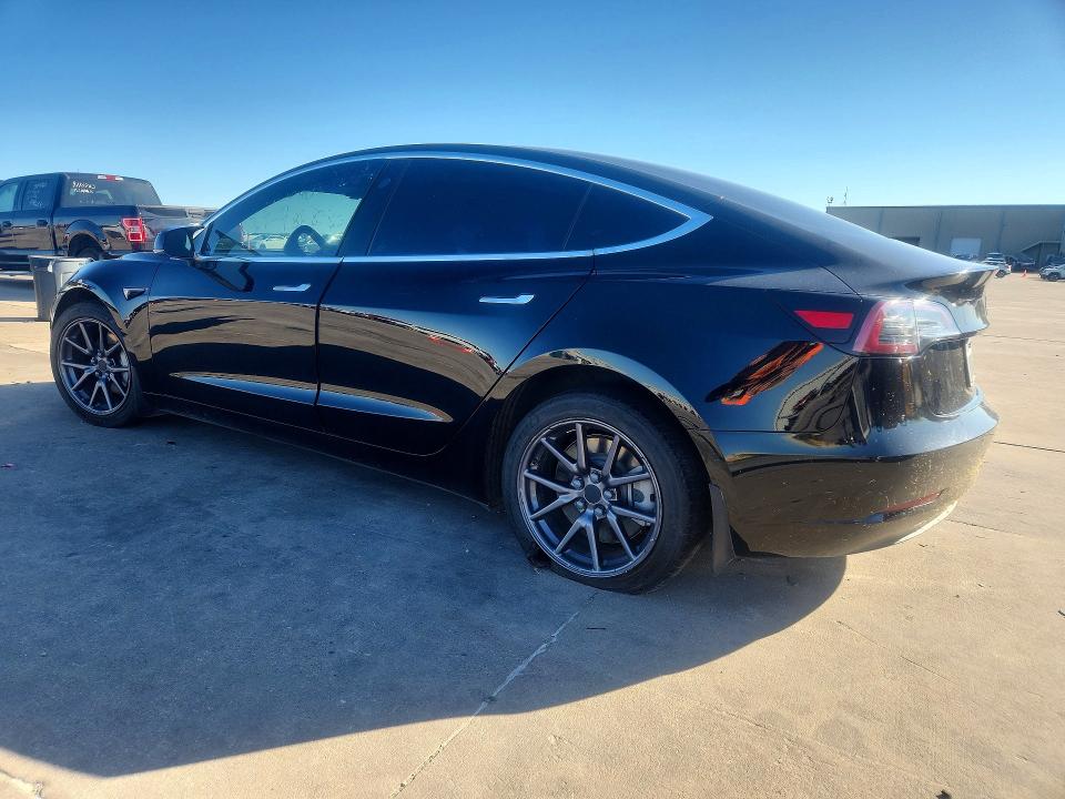 48573856 :رقم المزاد ، 5YJ3E1EA8KF307121 vin ، 2019 Tesla Model 3 مزاد بيع