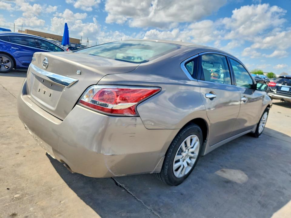 48491496 :رقم المزاد ، 1N4AL3AP0FN883625 vin ، 2015 Nissan Altima مزاد بيع