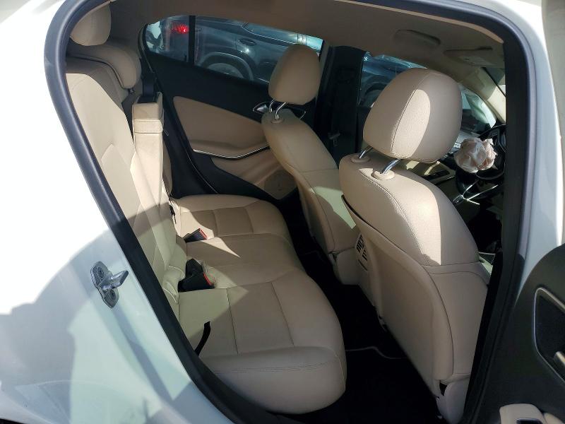 49830516 :رقم المزاد ، WDCTG4GB6FJ039938 vin ، 2015 Mercedes-benz Gla مزاد بيع