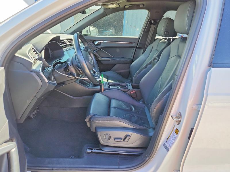 51340266 :رقم المزاد ، WA1EECF37M1028141 vin ، 2021 Audi Q3 مزاد بيع