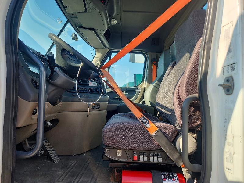 Продаж на аукціоні авто 2016 Freightliner Cascadia 125, vin: 1FUBGEDV1GLHC5761, номер лоту: 50610106