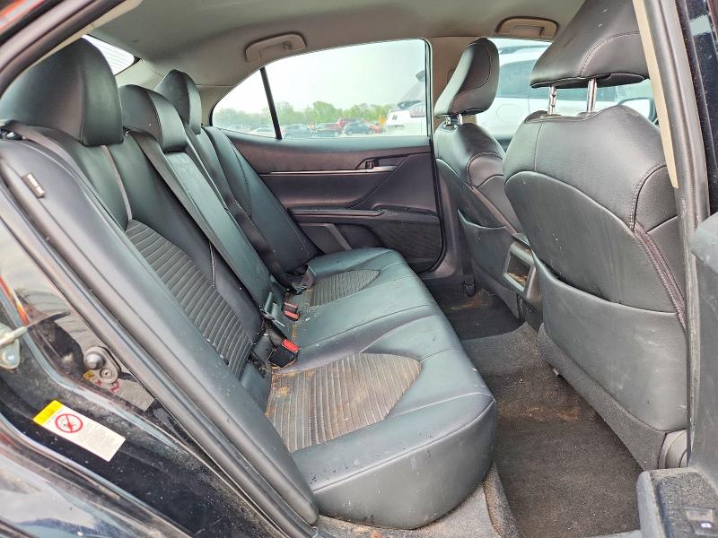 Продаж на аукціоні авто 2018 Toyota Camry, vin: 4T1B11HK6JU077561, номер лоту: 49656356