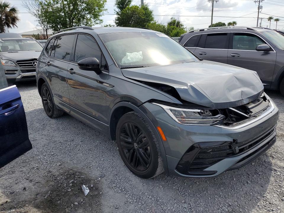 48910416 :رقم المزاد ، 3VVCB7AX4NM003811 vin ، 2022 Volkswagen Tiguan مزاد بيع