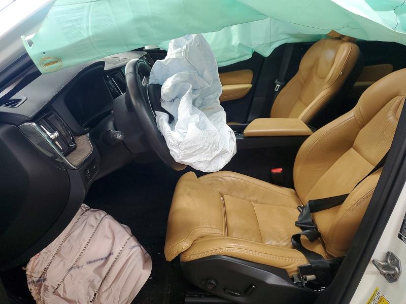 49070216 :رقم المزاد ، YV4102RL1M1886372 vin ، 2021 Volvo Xc60 مزاد بيع