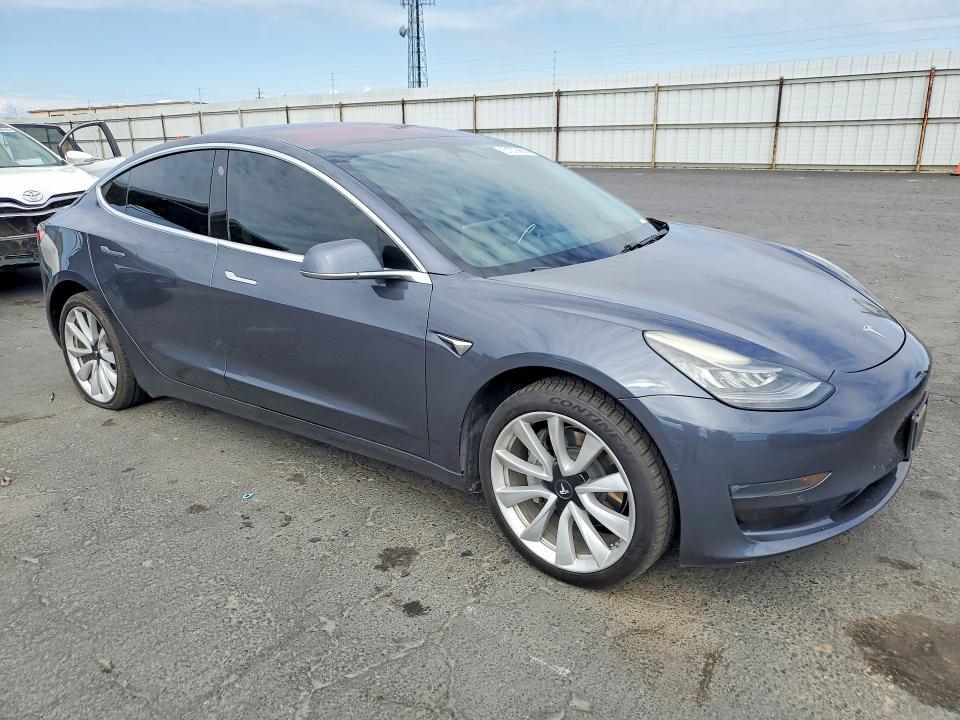 51376856 :رقم المزاد ، 5YJ3E1EA9JF012012 vin ، 2018 Tesla Model 3 مزاد بيع