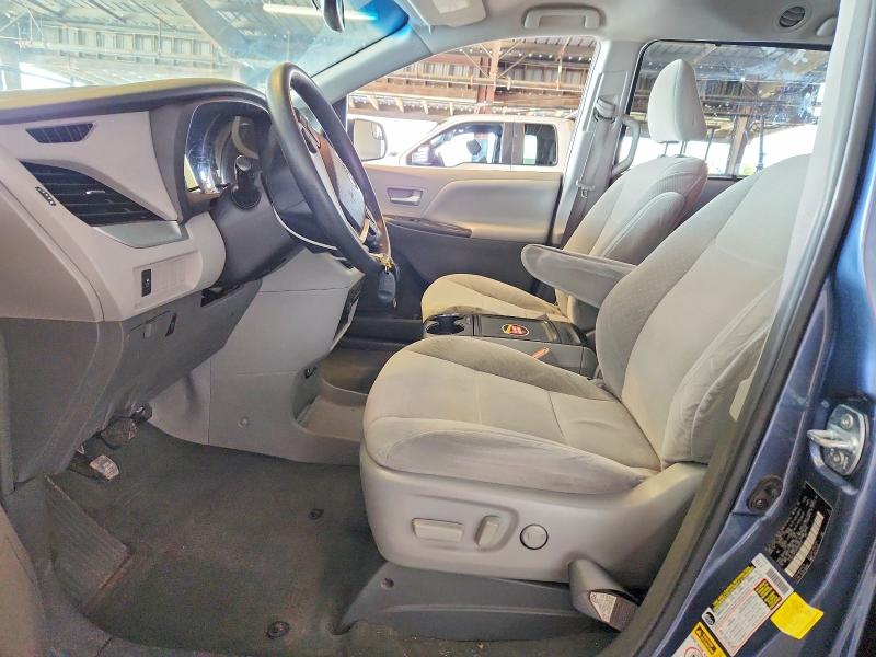 50925916 :رقم المزاد ، 5TDKZ3DC2HS830931 vin ، 2017 Toyota Sienna مزاد بيع