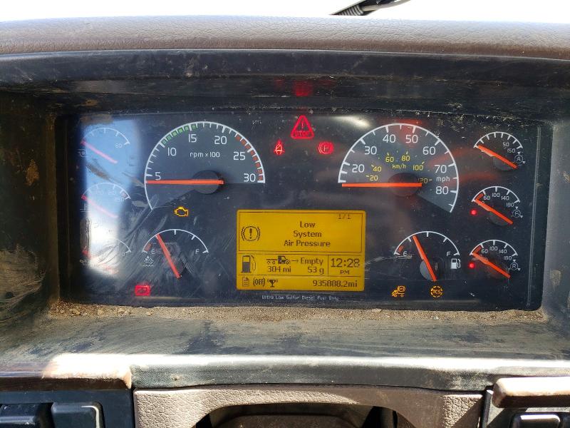 51513306 :رقم المزاد ، 4V4NC9EH6DN130880 vin ، 2013 Volvo Vn مزاد بيع
