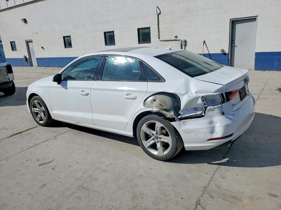 49273966 :رقم المزاد ، WAUB8GFF7H1011537 vin ، 2017 Audi A3 مزاد بيع