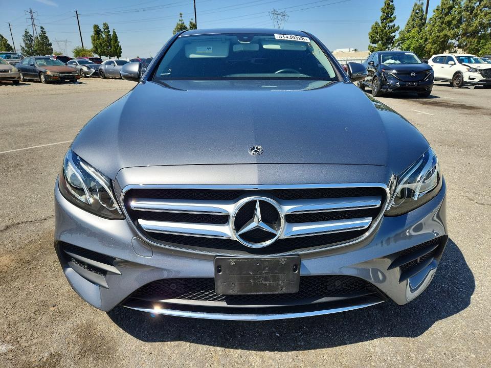 51439326 :رقم المزاد ، WDDZF4JB4JA316743 vin ، 2018 Mercedes-benz E مزاد بيع