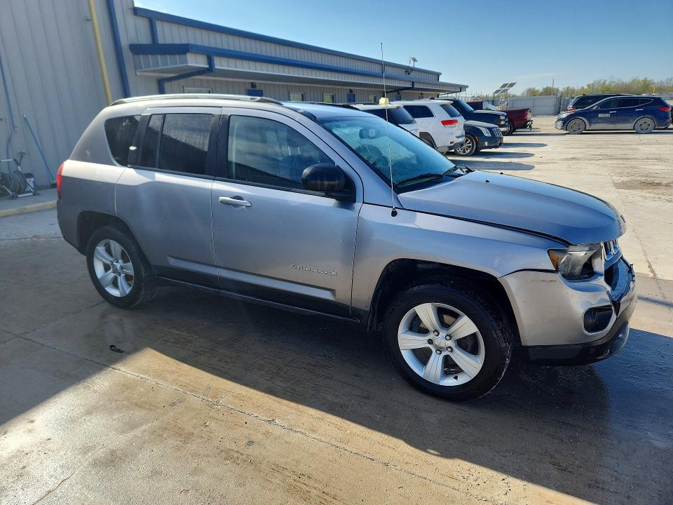 49045066 :رقم المزاد ، 1C4NJCBA0GD574014 vin ، 2016 Jeep Compass مزاد بيع