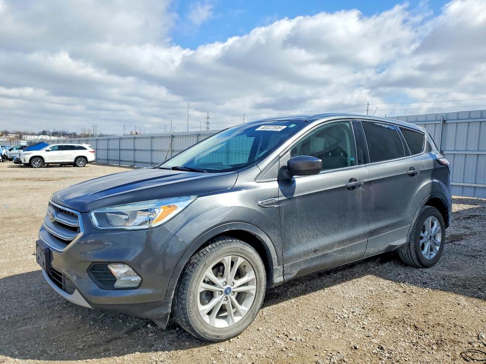 2017 Ford Escape მანქანა იყიდება აუქციონზე, vin: 1FMCU0GD4HUC09915, აუქციონის ნომერი: 48322506