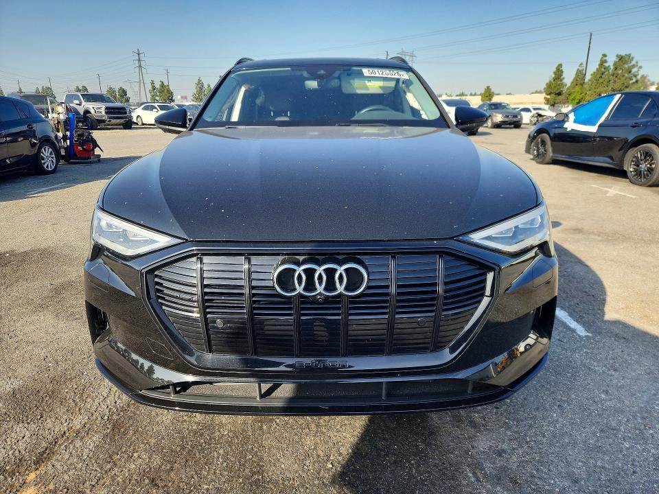 50128526 :رقم المزاد ، WA1AABGE4NB022555 vin ، 2022 Audi E-tron مزاد بيع