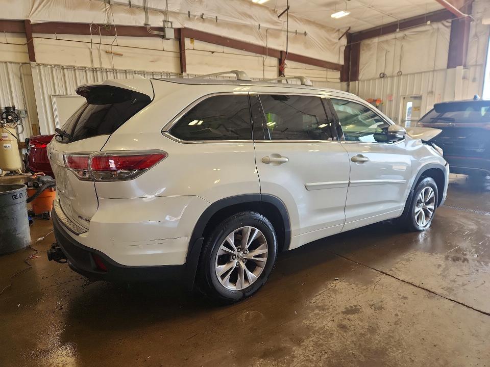 2015 Toyota Highlander მანქანა იყიდება აუქციონზე, vin: 5TDJKRFHXFS157539, აუქციონის ნომერი: 49804236