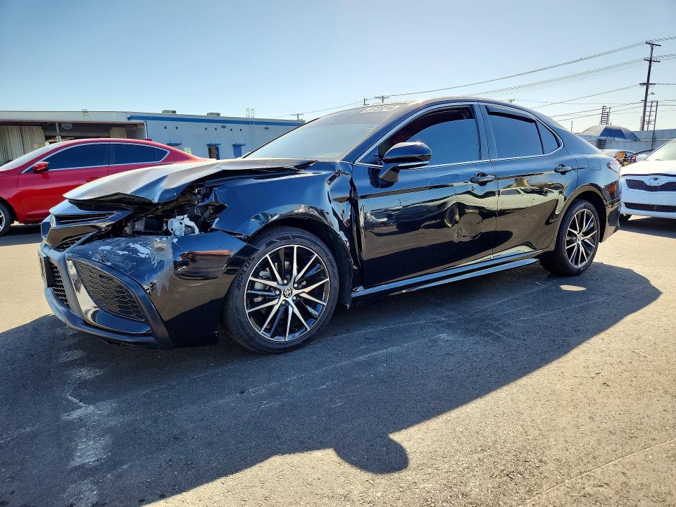 Продажа на аукционе авто 2022 Toyota Camry, vin: 4T1G11AK0NU674713, номер лота: 51723216