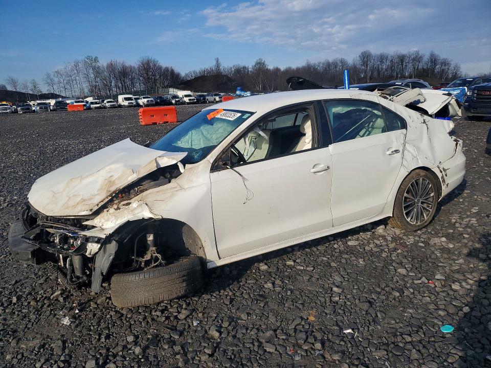 49803526 :رقم المزاد ، 3VWD17AJ3GM390899 vin ، 2016 Volkswagen Jetta مزاد بيع