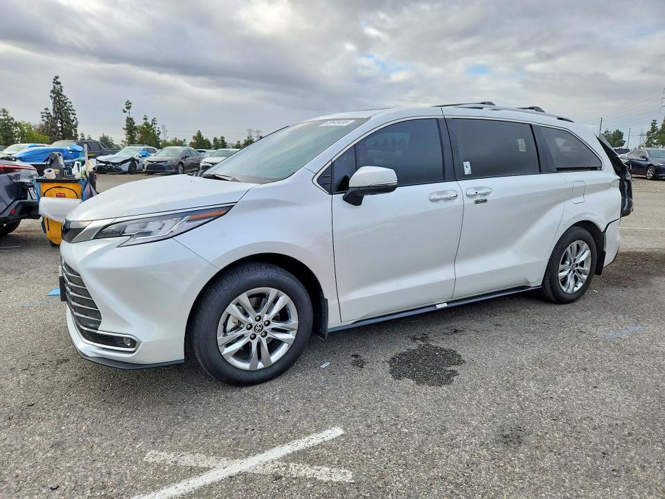 Продажа на аукционе авто 2025 Toyota Sienna, vin: 5TDZSKFC2SS220626, номер лота: 49649486