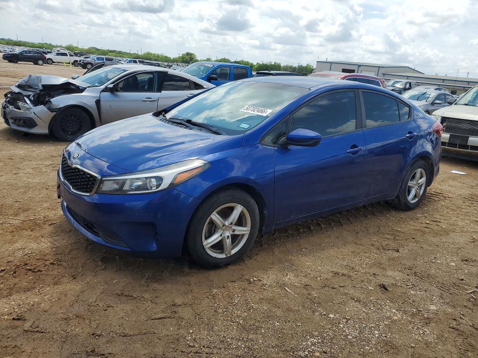 2017 Kia Forte მანქანა იყიდება აუქციონზე, vin: 3KPFK4A76HE136143, აუქციონის ნომერი: 50702466