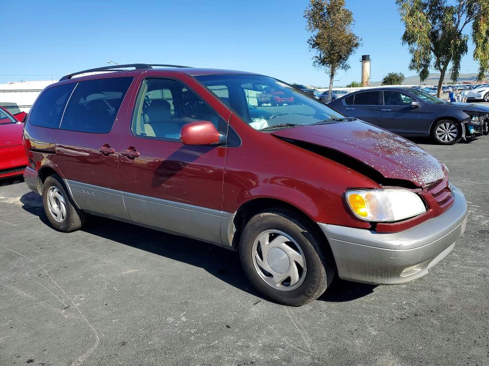 51009026 :رقم المزاد ، 4T3ZF13C82U490364 vin ، 2002 Toyota Sienna مزاد بيع