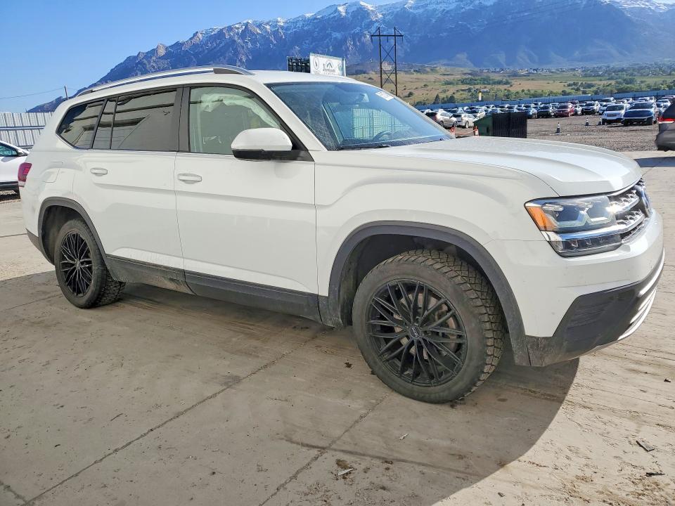 51516746 :رقم المزاد ، 1V2GR2CA0JC552424 vin ، 2018 Volkswagen Atlas مزاد بيع